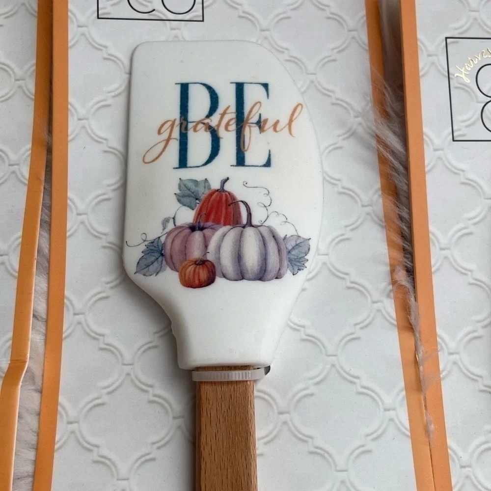 NWT Lot of 4 Fall‎ Spatula and Cookie Cutters